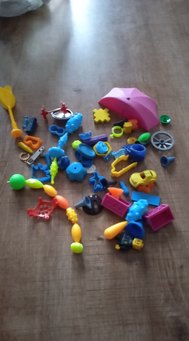 Renkli Karışık Oyuncak Parçaları Seti - Görsel 4