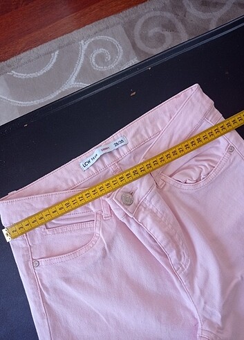 38 Beden lc waikiki pembe kot pantolon likralı