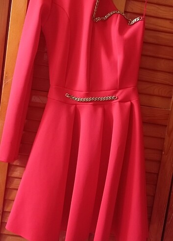 Diğer Kırmızı beli zincir detaylı elbise 