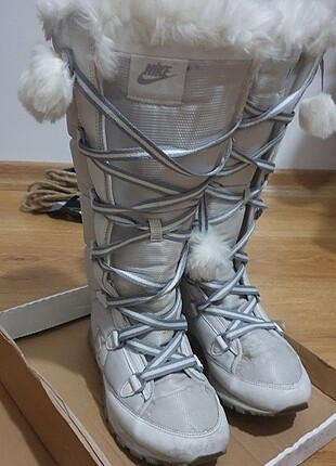 Nike kar botu