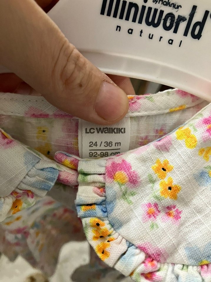 LC Waikiki Çok Renkli Desenli Bebek Önlüğü - Görsel 4