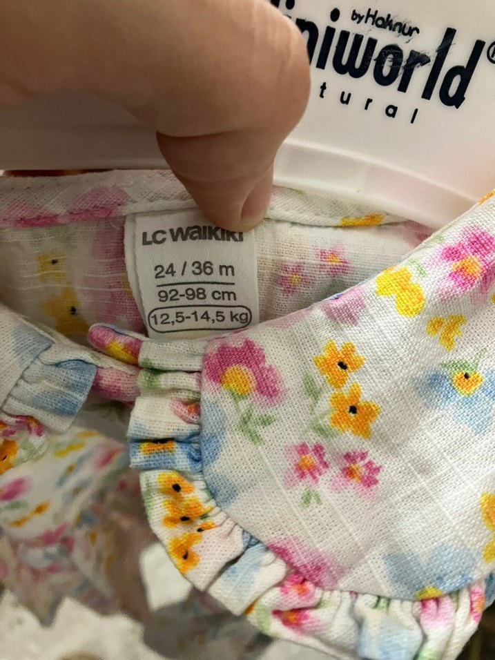 LC Waikiki Çok Renkli Desenli Bebek Önlüğü - Görsel 2