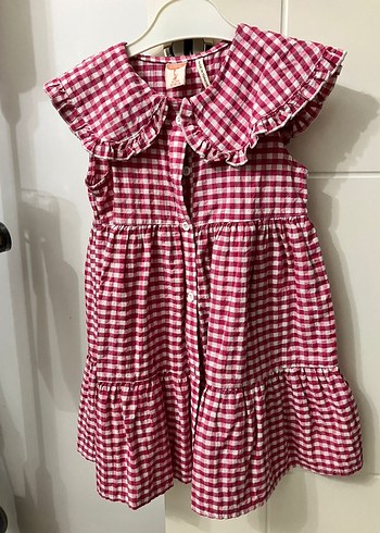 Pembe Ekose Fırfırlı Yakalı Kolsuz Kız Elbisesi