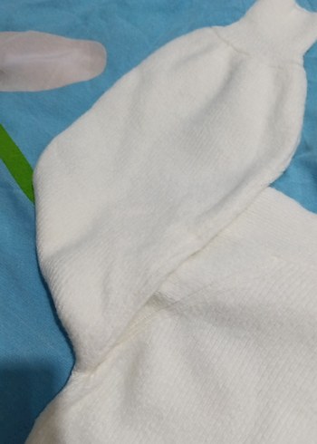 Beyaz kadın Kazak - Görsel 4