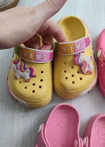 24 Beden pembe Renk Kız Çocuk Pembe Cırt Cırtlı Terlik