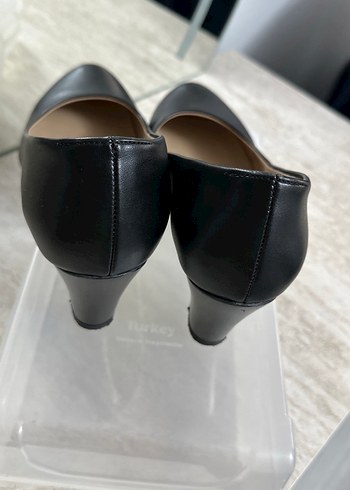 Siyah Stiletto Topuklu Klasik Kadın Ayakkabı - Görsel 3