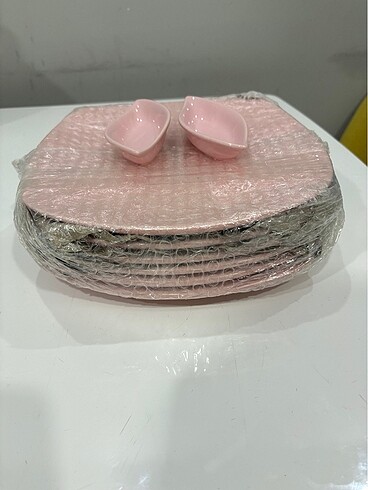 Diğer 24 cm servis tabağı ve sunumlu