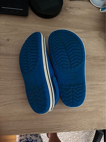 37 Beden mavi Renk Crocs 5-7. No 37-38 no