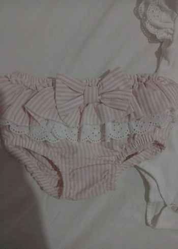 6 Ay Beden beyaz Renk Beyaz Fırfırlı Kız Bebek Kısa Kollu Body