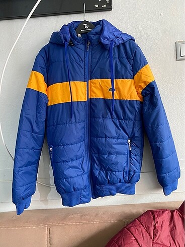 Lacoste mont
