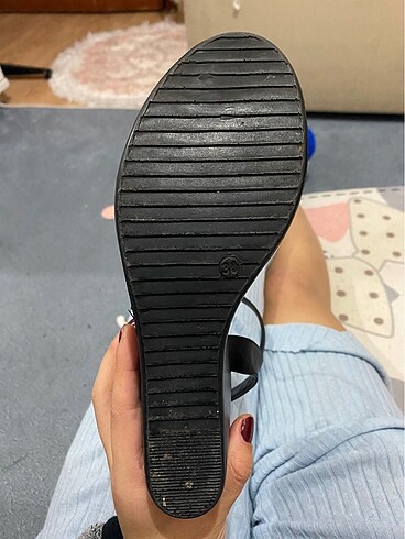 38 Beden Dolgu topuklu taşlı sandalet