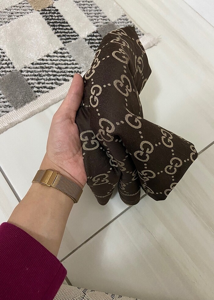 Gucci iki renkli şal - Görsel 2