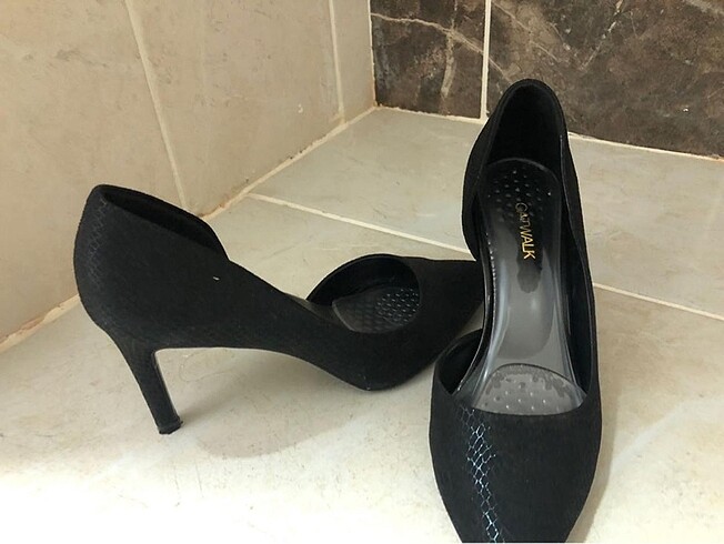 CATWALK STİLETTO SİYAH DERİ GÖRÜNÜMLÜ