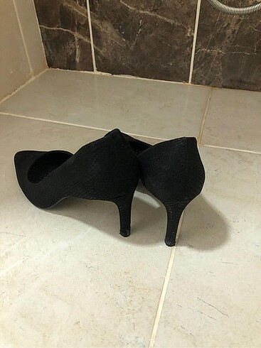 39 Beden siyah Renk CATWALK STİLETTO SİYAH DERİ GÖRÜNÜMLÜ