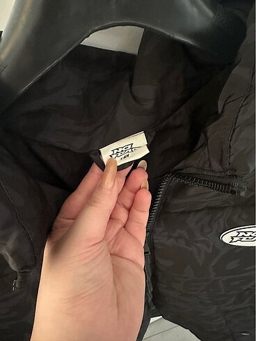 m Beden H&M no fear şişme yelek