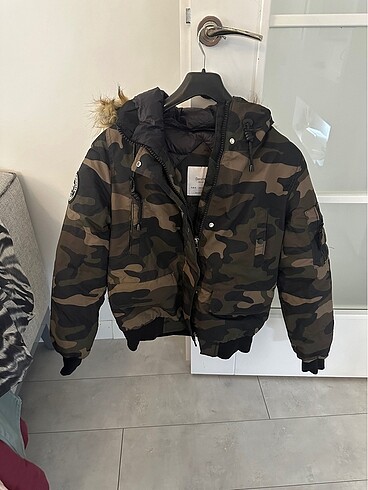 Bershka mont
