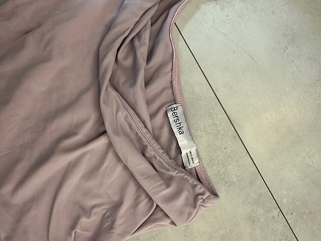 s Beden mor Renk Bershka fırfırlı elbise
