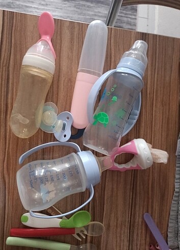 Bebek beslenme ürünleri. Emzik . Suluk. Biberon.k