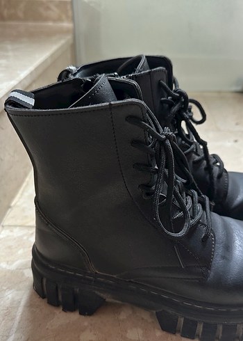 Siyah Kadın Bot - Görsel 4