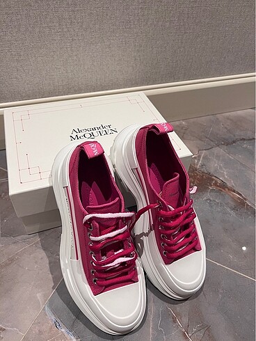 39 Beden pembe Renk Alexander McQueen Tread Slick Sneaker (Pembe) ? Sıfır Ürün, Kutu