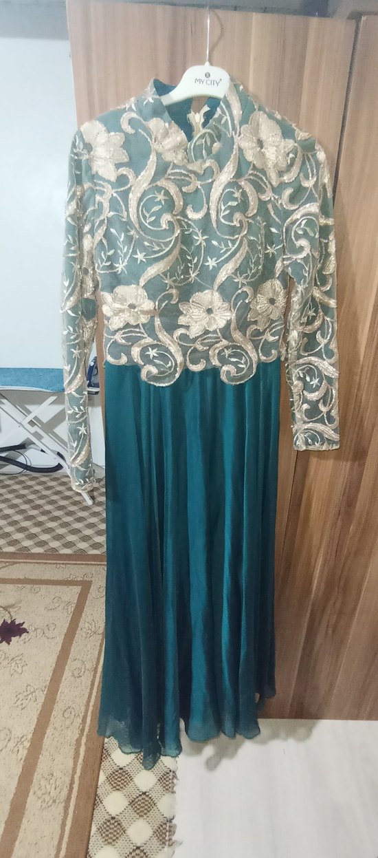 Uzun Kollu Nakışlı Mavi Kadın Abiye Elbise - Görsel 3