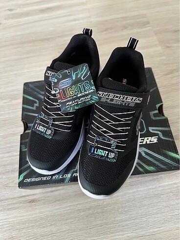 31 Beden siyah Renk Skechers kız çocuk