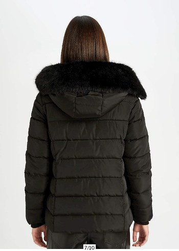 Siyah Kürklü Kadın Kışlık Mont - Görsel 3