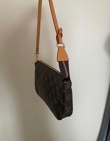 Louis Vuitton Louis Vuitton Pochette