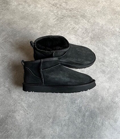 37 siyah ugg