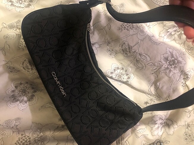 Calvin klein kol çantası