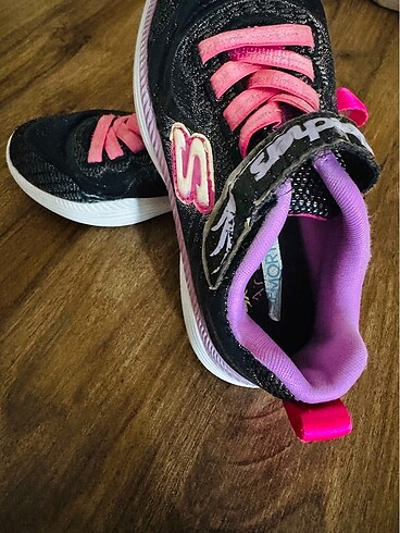 27 Beden Skechers Ayakkabı