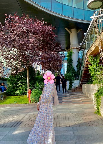 Beyaz çiçekli elbise - Görsel 2