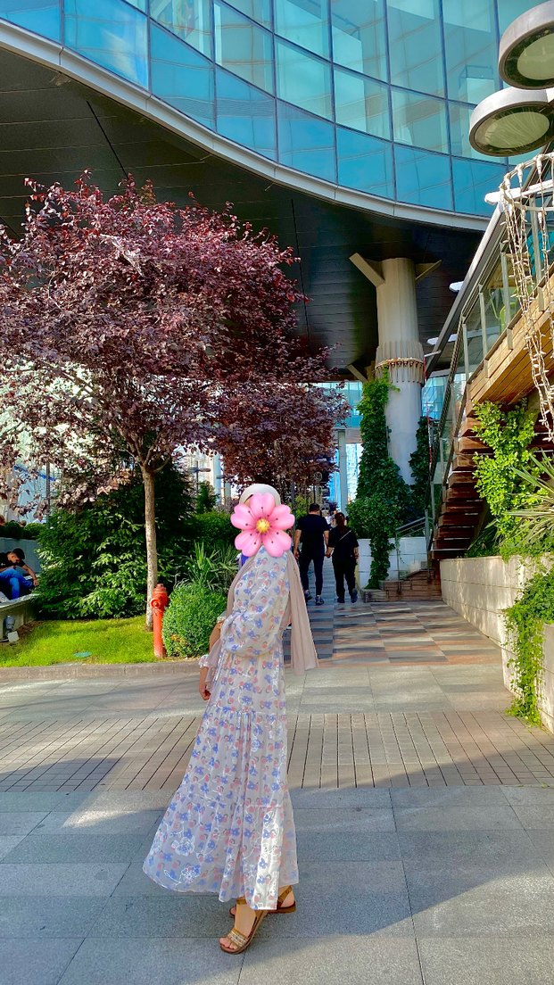 Beyaz çiçekli elbise - Görsel 2