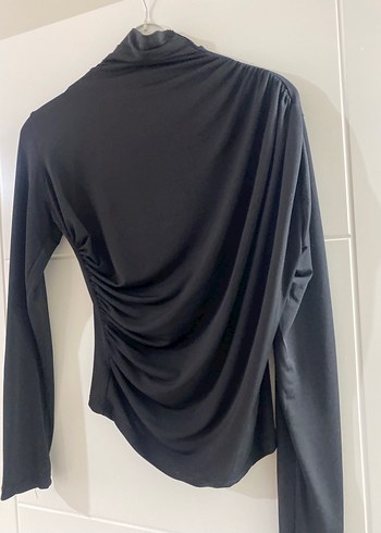 Drapeli Siyah Yüksek Yakalı Kadın Bluz - Görsel 2