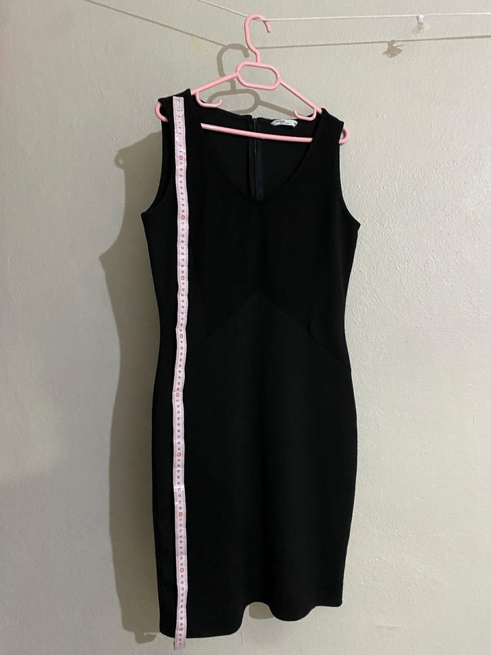 V Yakalı Siyah Midi Elbise - Görsel 3