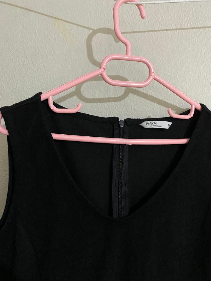 V Yakalı Siyah Midi Elbise - Görsel 4