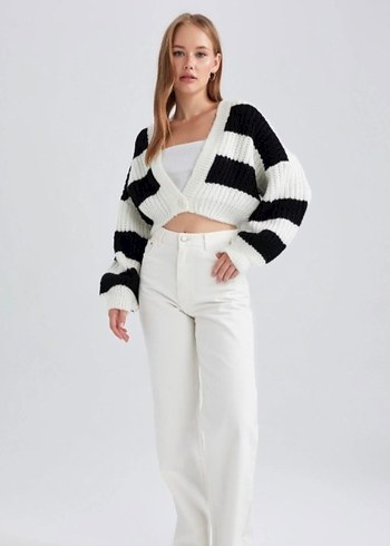 Defacto Coool Oversize Fit V Yaka Çizgili Triko Hırka - Görsel 3