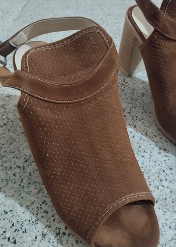 Taba Rengi Süet Kadın Topuklu Sandalet - Görsel 4