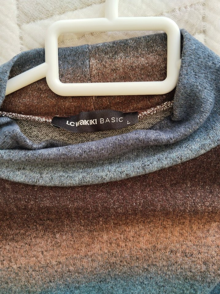 LCW Kadın Dik Yaka Uzun Kollu Tişört - Görsel 3