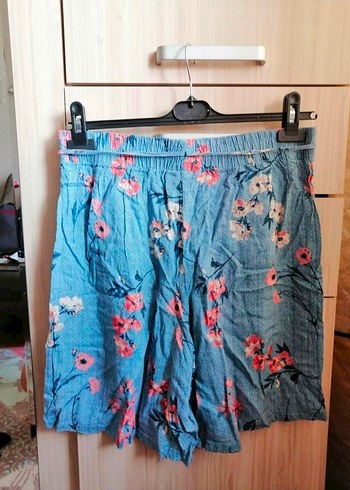 LC Waikiki Bohem Çiçek Desenli Şort