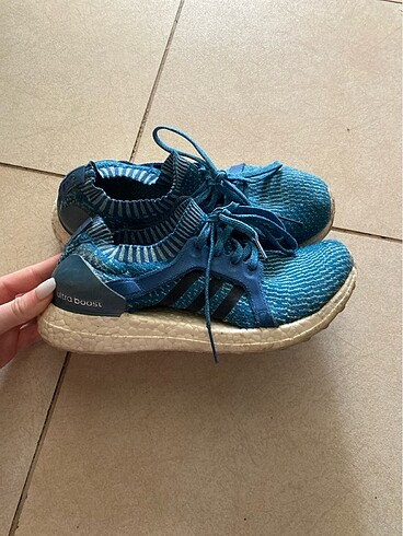 Adidas koşu ayakkabısı