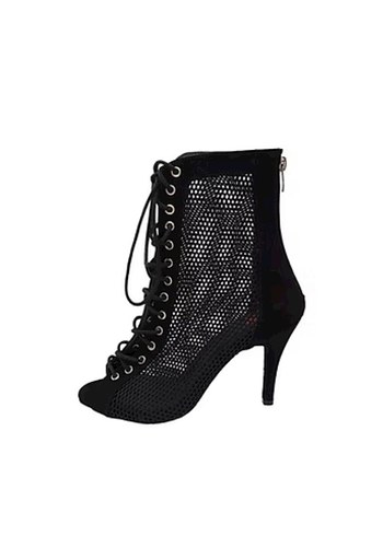 Latin dans ayakkabısı - Görsel 3