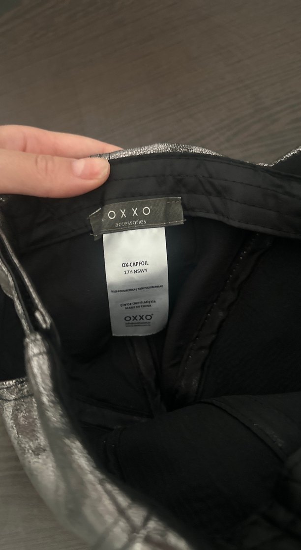 Gri Deri Tokalı Kadın Şapka - Görsel 3