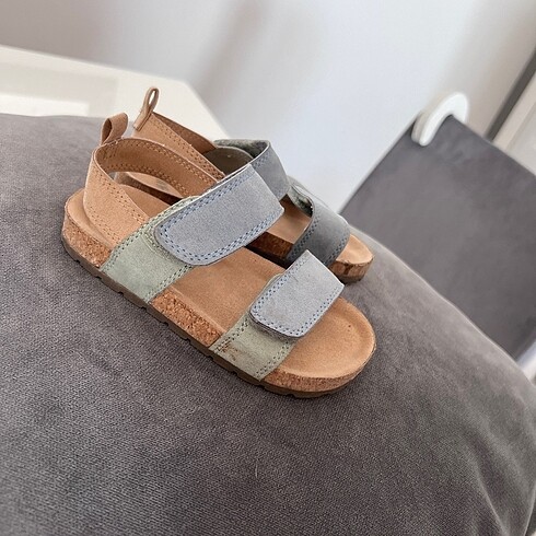 H&M sandalet