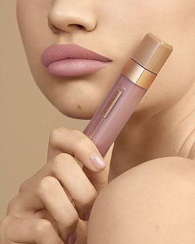 Beden LOREAL LES CHOCOLATS ULTRA MATTE LİKİT RUJ