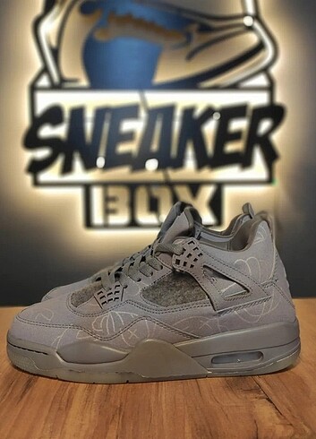 Jordan 4 Retro Kaws Gray