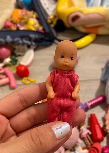 Beden Renk Pembe Kıyafetli Mini Bebek Oyuncak