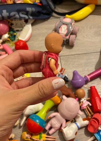 Barbie Pembe Kıyafetli Mini Bebek Oyuncak