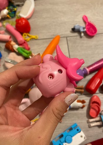 Pastel Pembe Renkli Aksiyon Figürü