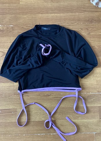 Mor Detaylı Uzun Kollu Crop Top - Görsel 3